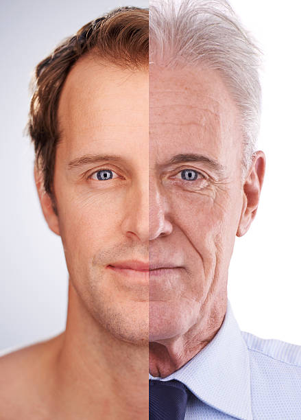 Portrait eines Mannes, dessen linke Gesichtshälfte gesund ist, während die rechte Seite Kollagen Mangel aufweist und stark gealtert aussieht